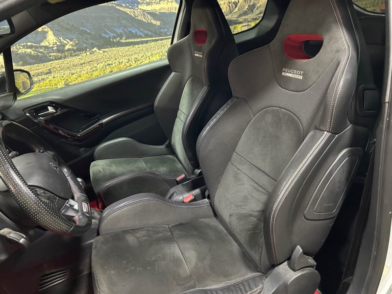 PEUGEOT 208 GTI 30TH BY PEUGEOT SPORT 208CH  2 OU 5 PLACES
