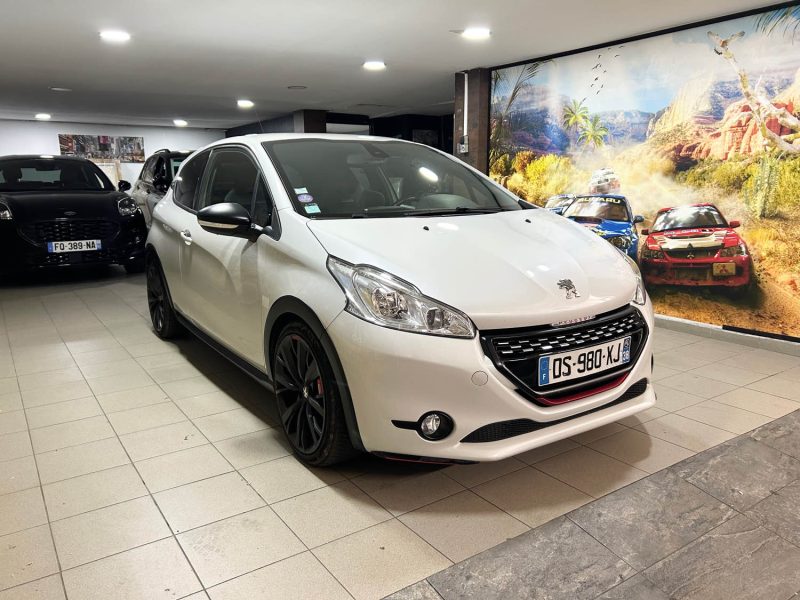 PEUGEOT 208 GTI 30TH BY PEUGEOT SPORT 208CH  2 OU 5 PLACES