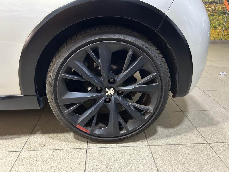 PEUGEOT 208 GTI 30TH BY PEUGEOT SPORT 208CH  2 OU 5 PLACES
