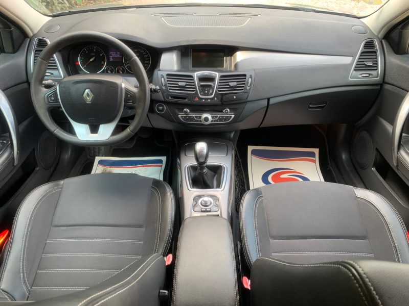 RENAULT LAGUNAIII 2.0 DCI 130 BLACK EDITION 2011