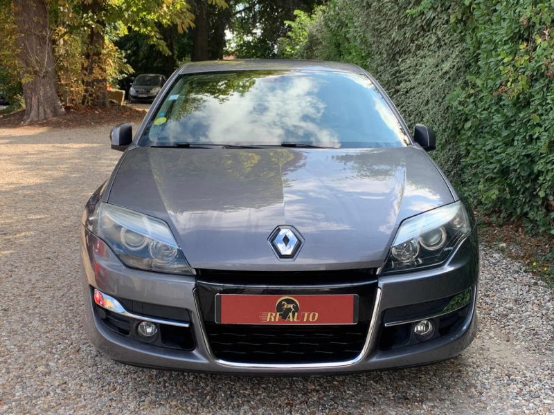 RENAULT LAGUNAIII 2.0 DCI 130 BLACK EDITION 2011