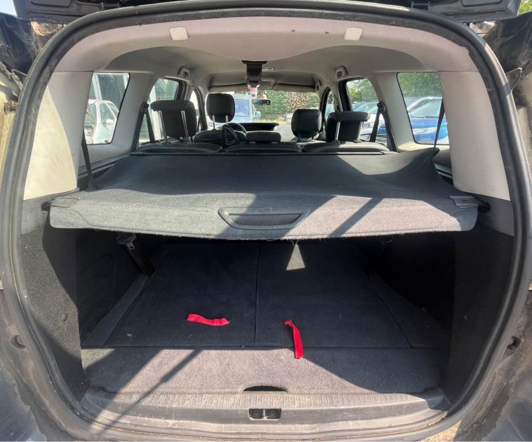 Renault Grand Scenic 1.5 Dci 110 Ch Boite Auto 7 Place 