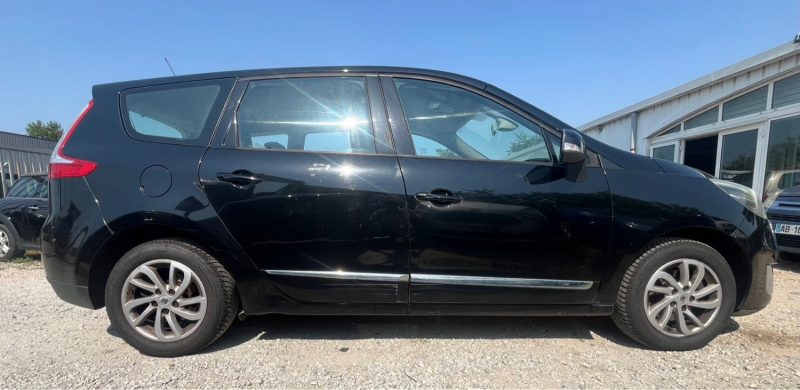 Renault Grand Scenic 1.5 Dci 110 Ch Boite Auto 7 Place 