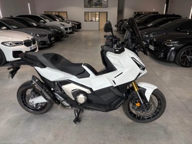 HONDA XADV 750 / 2024 / 6400 KMS / AKRAPOVIC