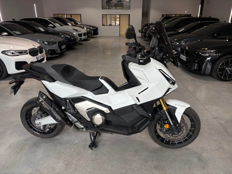 HONDA XADV 750 / 2024 / 6400 KMS / AKRAPOVIC