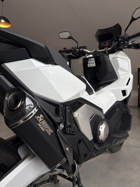 HONDA XADV 750 / 2024 / 6400 KMS / AKRAPOVIC