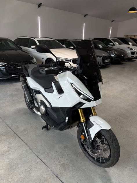HONDA XADV 750 / 2024 / 6400 KMS / AKRAPOVIC