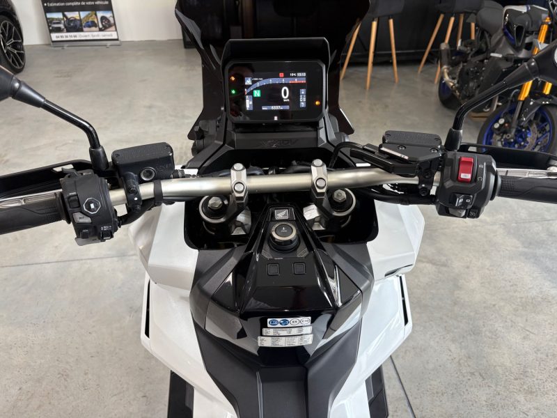 HONDA XADV 750 / 2024 / 6400 KMS / AKRAPOVIC