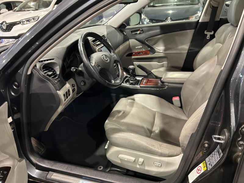 LEXUS IS IS 220D 177CH PACK SPORT 