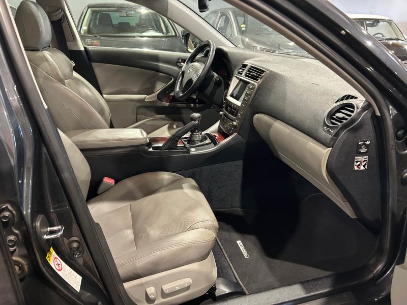 LEXUS IS IS 220D 177CH PACK SPORT 