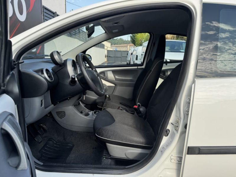 PEUGEOT 107 1.0E 12V TRENDY 2011