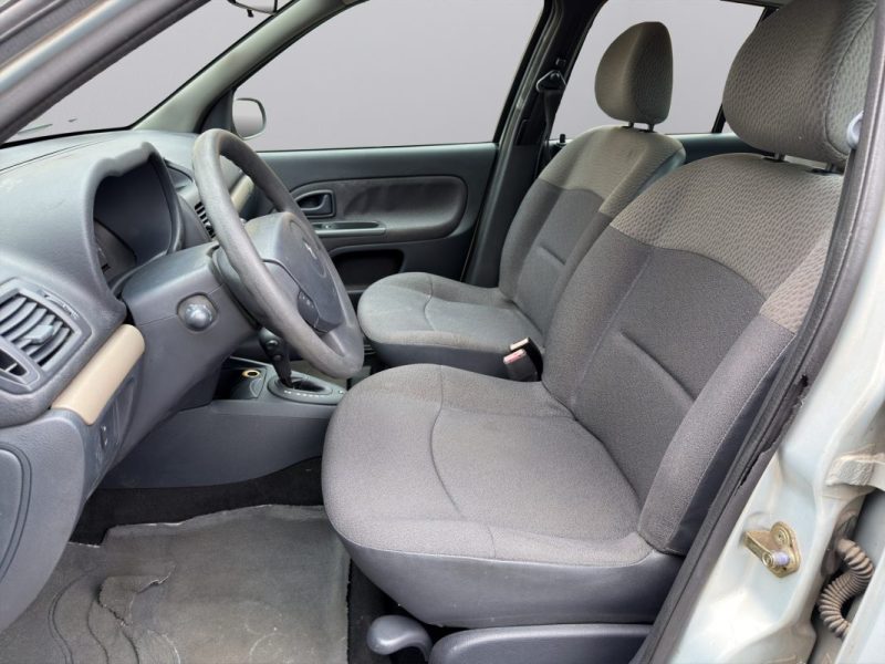 RENAULT CLIO CONFORT DYNAMIQUE1.4 16V 98CV BOITE AUTOMATIQUE  