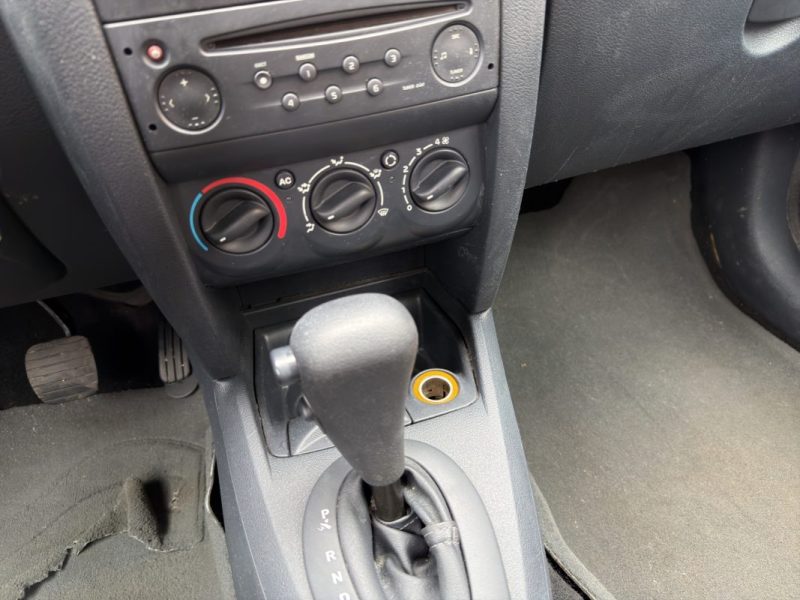 RENAULT CLIO CONFORT DYNAMIQUE1.4 16V 98CV BOITE AUTOMATIQUE  