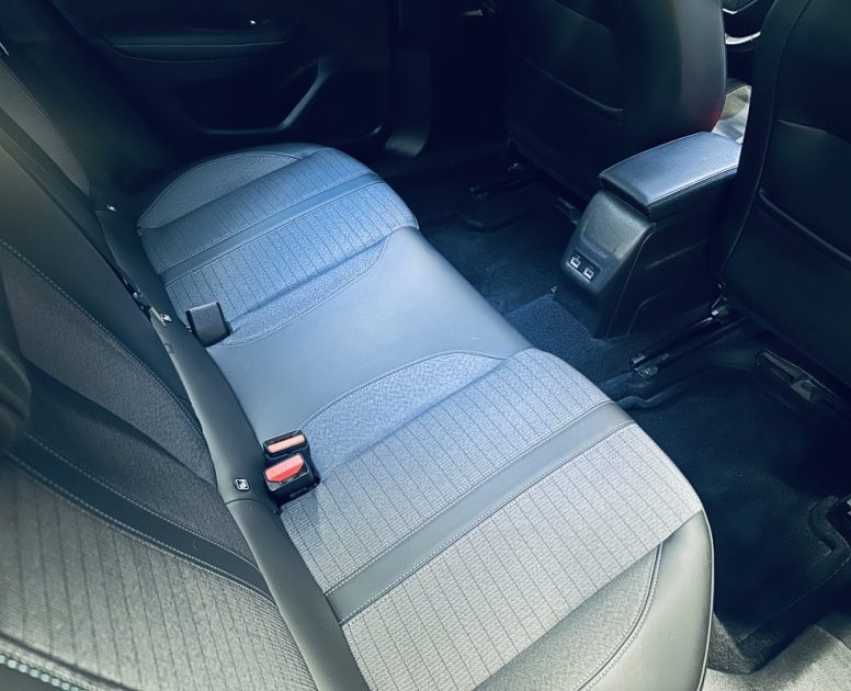 PEUGEOT 2008 1.5 BLUE HDI 130 ALLURE Business EAT8 2021