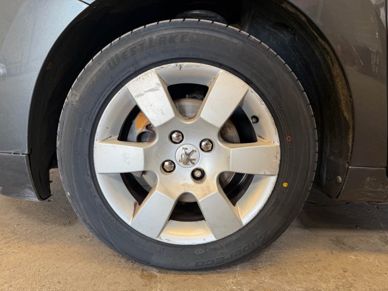 Peugeot 5008 1.6 HDI 112ch Business Pack 7 Places