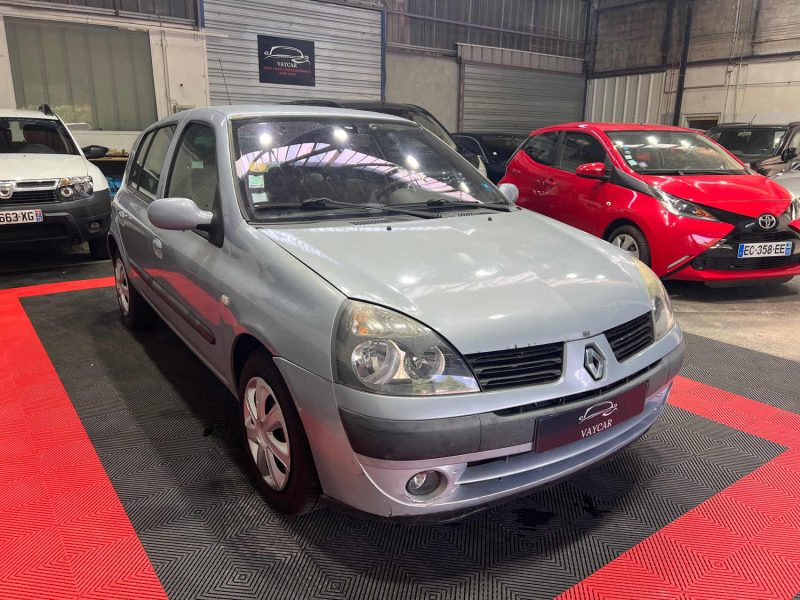 RENAULT CLIO LUXE PRIVILEGE 1.4 16V 2004, Climatisation, Régulateur de vitesse 