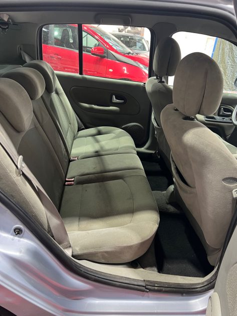 RENAULT CLIO LUXE PRIVILEGE 1.4 16V 2004, Climatisation, Régulateur de vitesse 