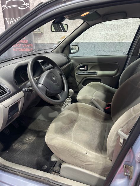 RENAULT CLIO LUXE PRIVILEGE 1.4 16V 2004, Climatisation, Régulateur de vitesse 