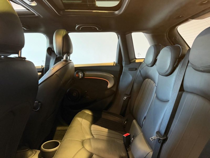 MINI COOPER S 192 JOHN COOPER WORKS / TOIT OUVRANT / UHD / HARMAN KARDON / AFF TETE HAUTE 