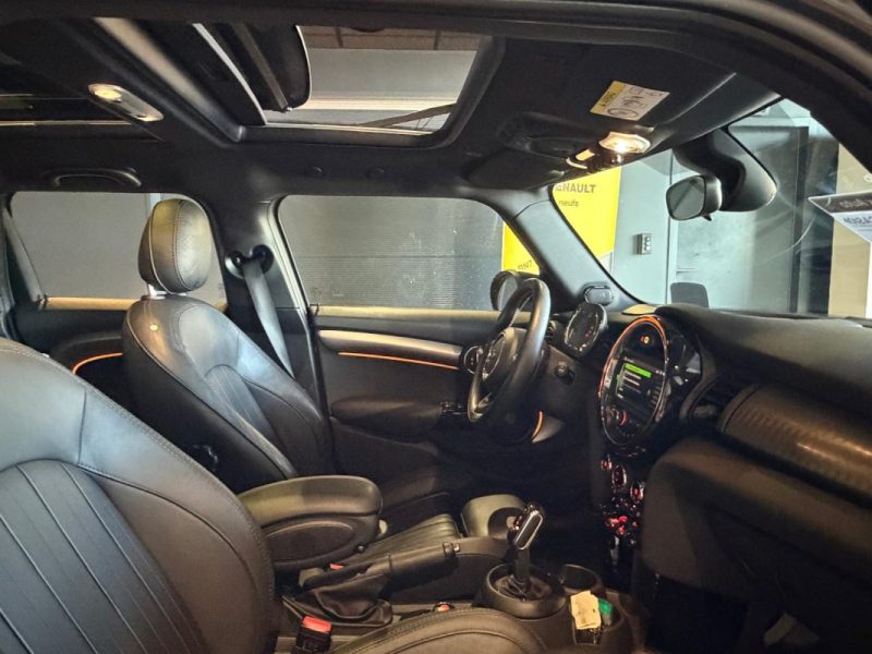 MINI COOPER S 192 JOHN COOPER WORKS / TOIT OUVRANT / UHD / HARMAN KARDON / AFF TETE HAUTE 