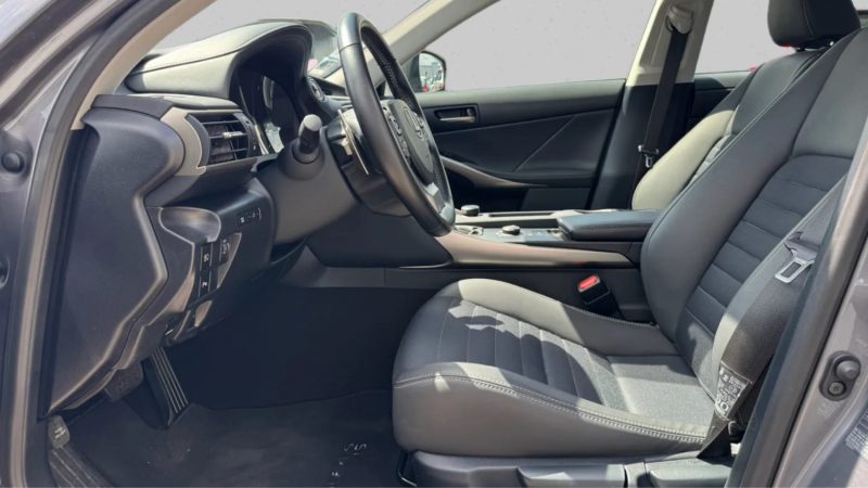 LEXUS IS 300H PACK BUISNESS 181CV 2020 1ERE MAIN GARANTIE
