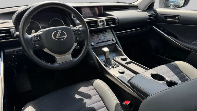 LEXUS IS 300H PACK BUISNESS 181CV 2020 1ERE MAIN GARANTIE