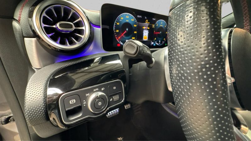 MERCEDES CLA 180D AMG LINE BVA 7G TOIT OUVRANT 2019
