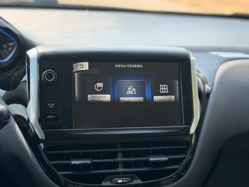 Peugeot 208 1.6 VTi 120ch Feline - Clim - Régulateur - Gps - Bluetooth - Révisée & Garantie 6 mois