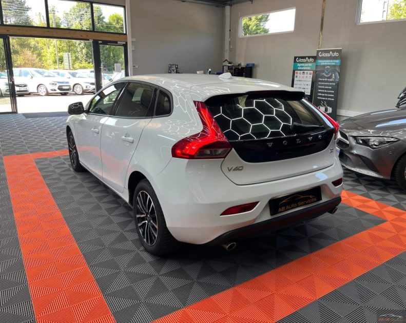 VOLVO V40 D2 120CV BUSINESS EDITION CAMERA 1ER MAIN SUIVIE COMPLET - GARANTIE 12 - 60 MOIS