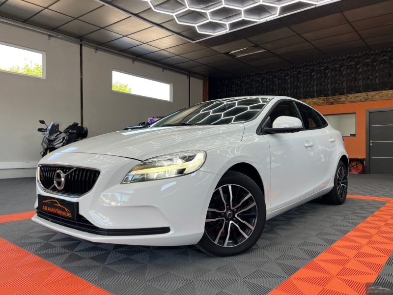 VOLVO V40 D2 120CV BUSINESS EDITION CAMERA 1ER MAIN SUIVIE COMPLET - GARANTIE 12 - 60 MOIS