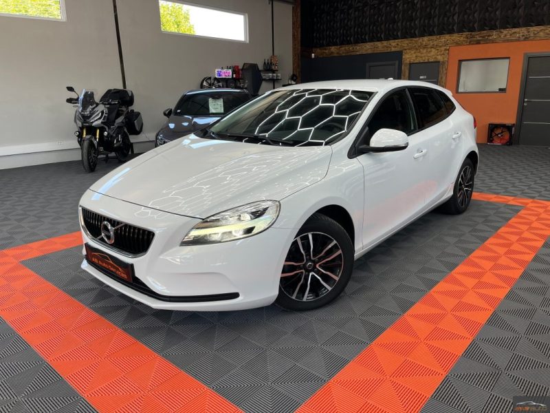 VOLVO V40 D2 120CV BUSINESS EDITION CAMERA 1ER MAIN SUIVIE COMPLET - GARANTIE 12 - 60 MOIS
