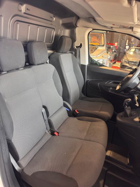 PEUGEOT PARTNER 1.5 BLUE HDI 100 TVA RECUPERABLE 3 PLACES ECRAN
