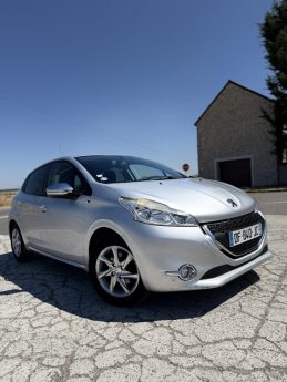PEUGEOT 208 1.2 VTI 82 STYLE 2014