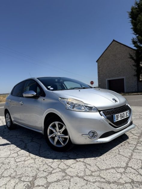 PEUGEOT 208 1.2 VTI 82 STYLE 2014