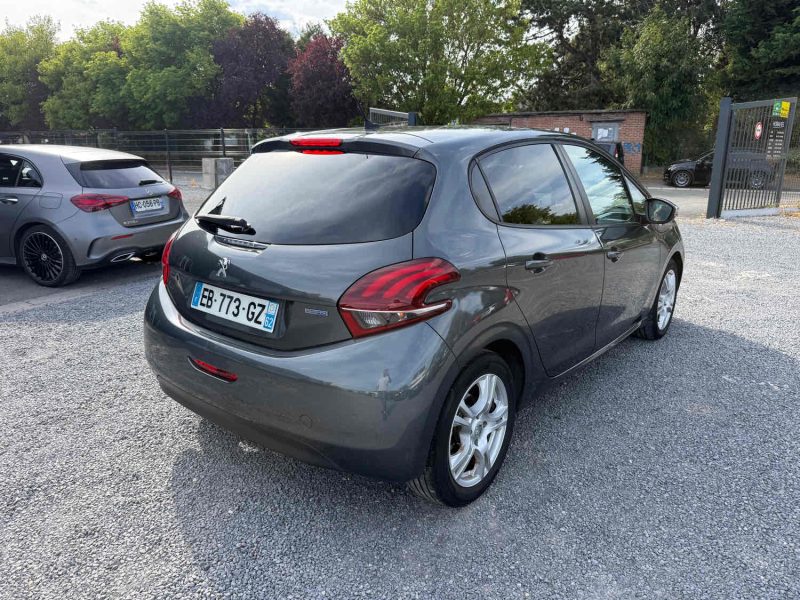 PEUGEOT 208 1.6 BLUE HDI 90 chx STYLE 2016