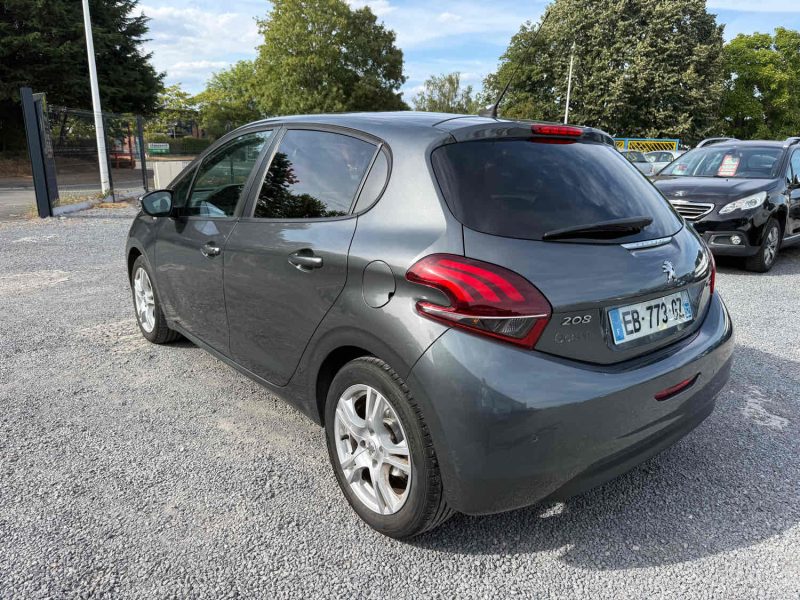 PEUGEOT 208 1.6 BLUE HDI 90 chx STYLE 2016