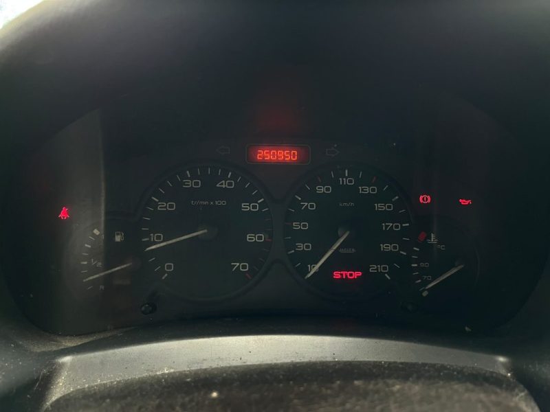 🚗 PEUGEOT PARTNER CONFORT 1.6 HDi 75 Ch 🔗 Attelage