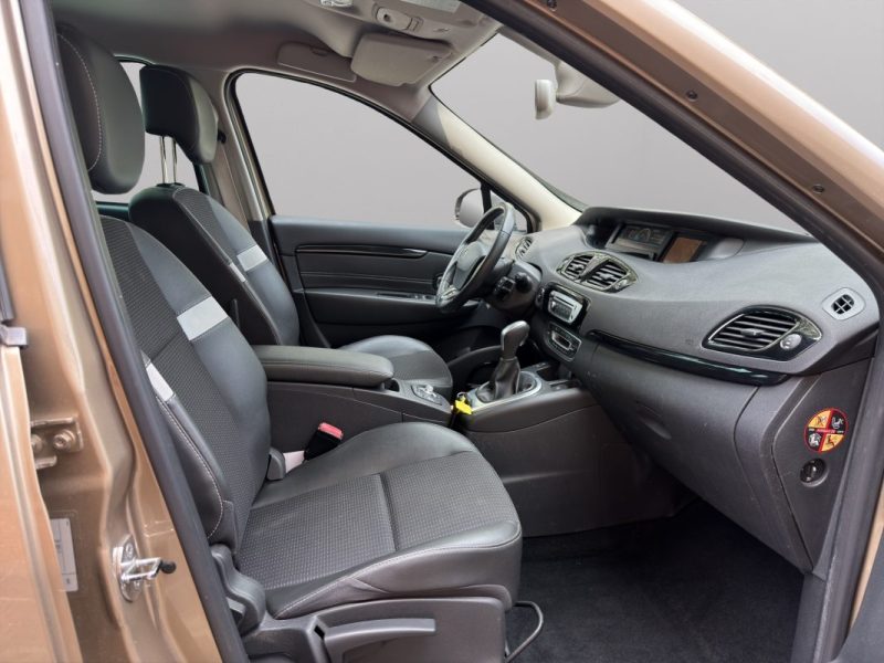 RENAULT SCENIC III 1.5 DCI 110 BOSE EDC