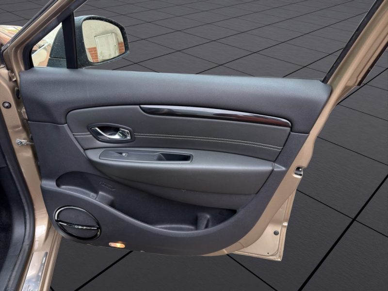 RENAULT SCENIC III 1.5 DCI 110 BOSE EDC