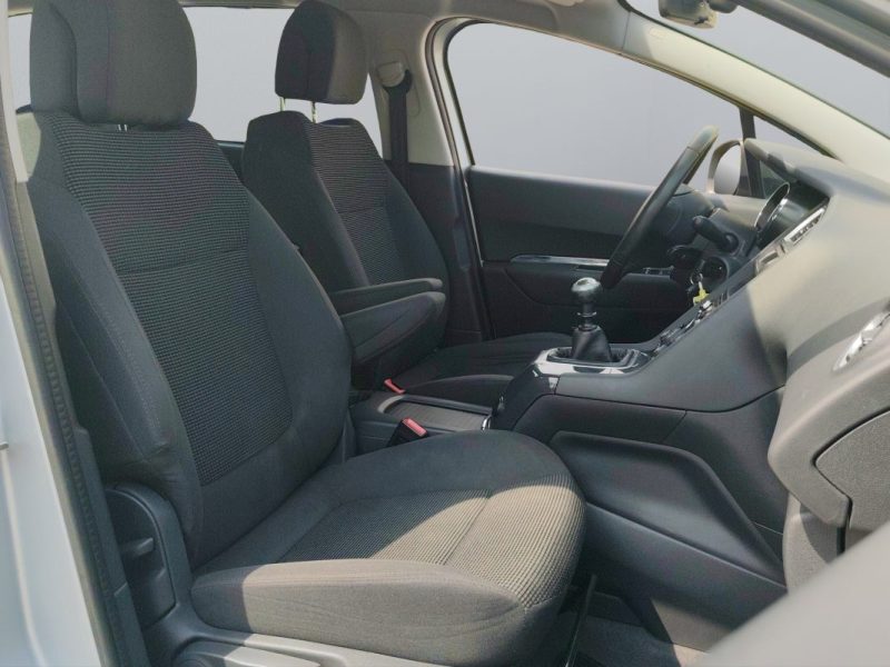 PEUGEOT 5008  1.6 HDI 115 ACTIVE 7PL