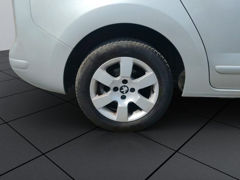 PEUGEOT 5008  1.6 HDI 115 ACTIVE 7PL