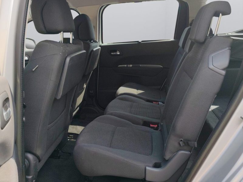 PEUGEOT 5008  1.6 HDI 115 ACTIVE 7PL