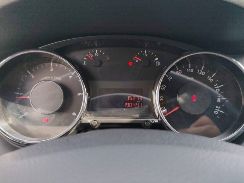 PEUGEOT 5008  1.6 HDI 115 ACTIVE 7PL