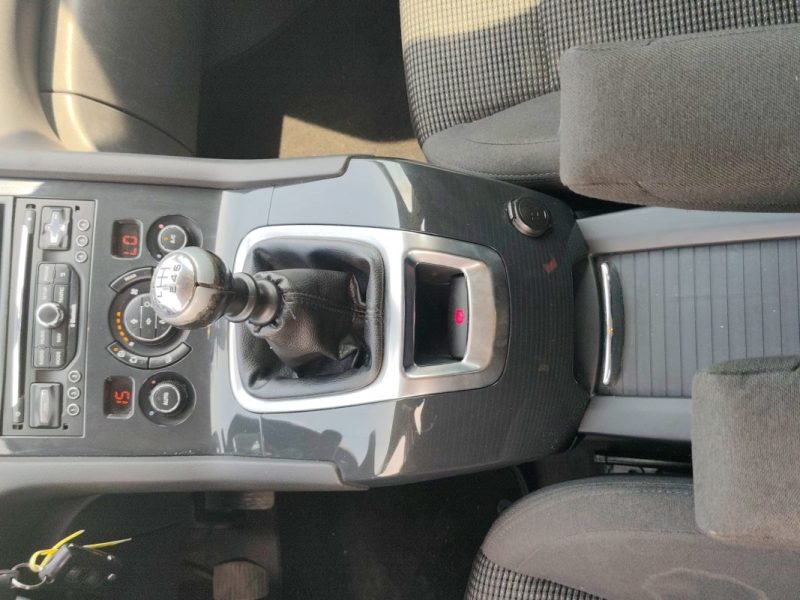 PEUGEOT 5008  1.6 HDI 115 ACTIVE 7PL