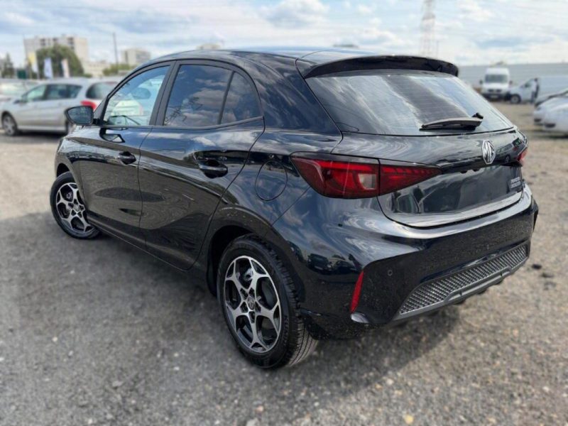 M.G. MG3 1.5 HYBRID+ 195 COMFORT PLUS fbl kma état neuf