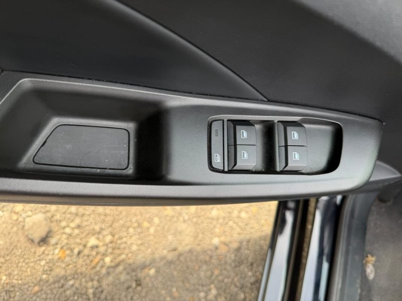 M.G. MG3 1.5 HYBRID+ 195 COMFORT PLUS fbl kma état neuf