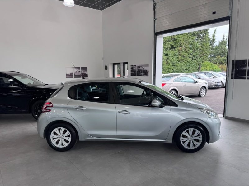 PEUGEOT 208 1.4 HDI 70cv /⭐️ SUIVIE COMPLET / FACTURE⭐️DISTRIBUTION FACTURE 