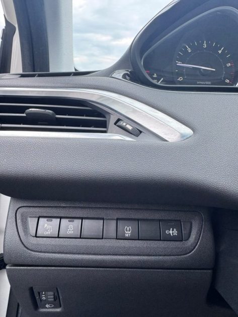 PEUGEOT 208 1.4 HDI 70cv GPS / 107 000km / ✅distri neuf / ✅SUIVIE COMPLET AVEC FACTURE