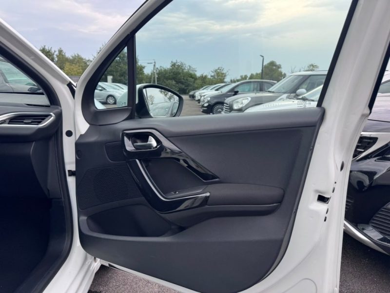 PEUGEOT 208 1.4 HDI 70cv GPS / 107 000km / ✅distri neuf / ✅SUIVIE COMPLET AVEC FACTURE