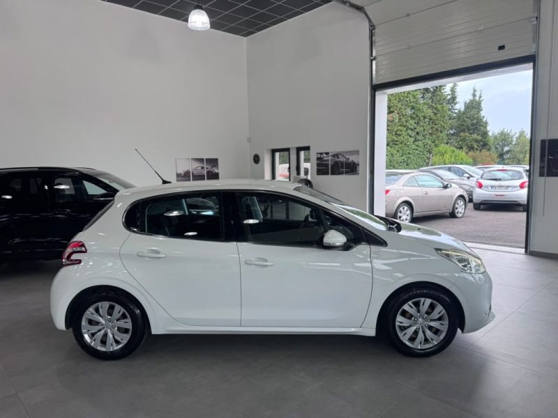PEUGEOT 208 1.4 HDI 70cv GPS / 107 000km / ✅distri neuf / ✅SUIVIE COMPLET AVEC FACTURE